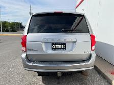 2017 Dodge Grand Caravan WHEELCHAIR ACCESSIBLE VAN-MIDDLE SEAT - Photo 9