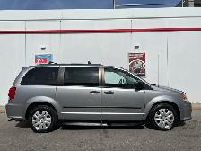 2017 Dodge Grand Caravan WHEELCHAIR ACCESSIBLE VAN-MIDDLE SEAT - Photo 10