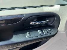 2017 Dodge Grand Caravan WHEELCHAIR ACCESSIBLE VAN-MIDDLE SEAT - Photo 13