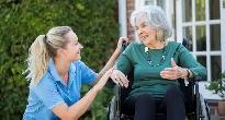 Aide et compagnie pour personnes âgées/handicapées - Photo 3