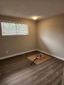 THREE BEDROOM EASTSIDE MAIN FLOOR HOUSE - Photo 8