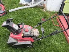 Gas.  snowblower - Photo 2