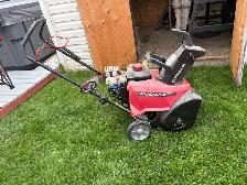 Gas.  snowblower - Photo 3