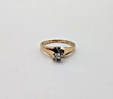 (B6196) Ring Yellow Gold 14k With Diamonds 3.2 Grams Size 8.75