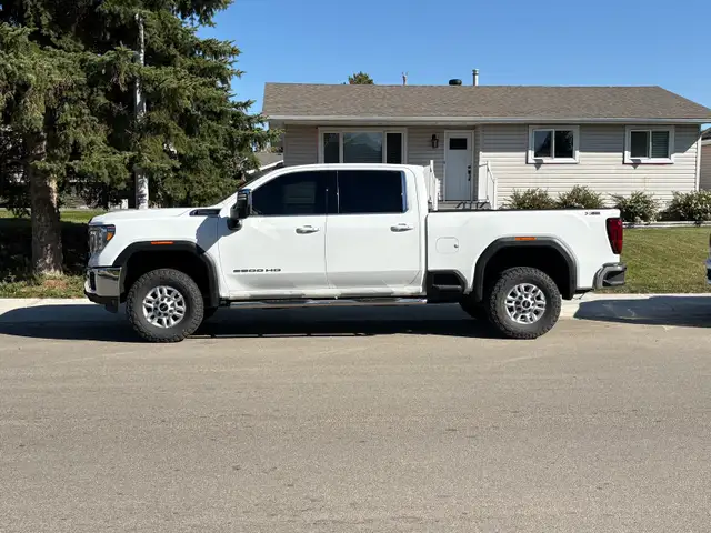 2022 GMC 2500HD SLE