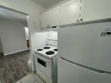 1 BD APT with Balcony - Heat and Water Included! - Photo 11
