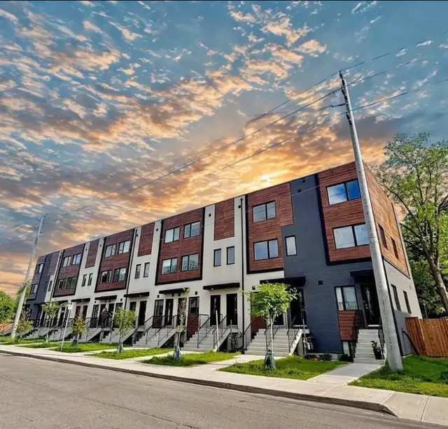 3 Beds 2 Baths - Townhouse