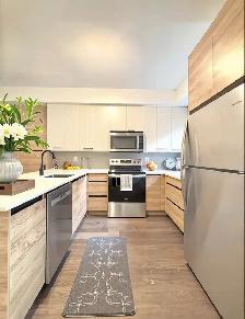 3 Beds 2 Baths - Townhouse - Photo 4