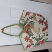 BEAU SAC À MAIN BLANC VERT À FLEURS ROUGES 12'HAUx8'LAR: $10.00 - Photo 2