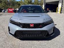 2025 Honda Civic Type R - PPF, CLEAN CARFAX, MINT CONDITION - Photo 2