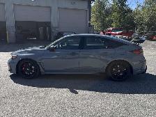 2025 Honda Civic Type R - PPF, CLEAN CARFAX, MINT CONDITION - Photo 3