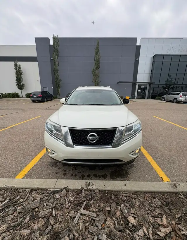 2016 NISSAN PATHFINDER NEED GONE TODAY!
