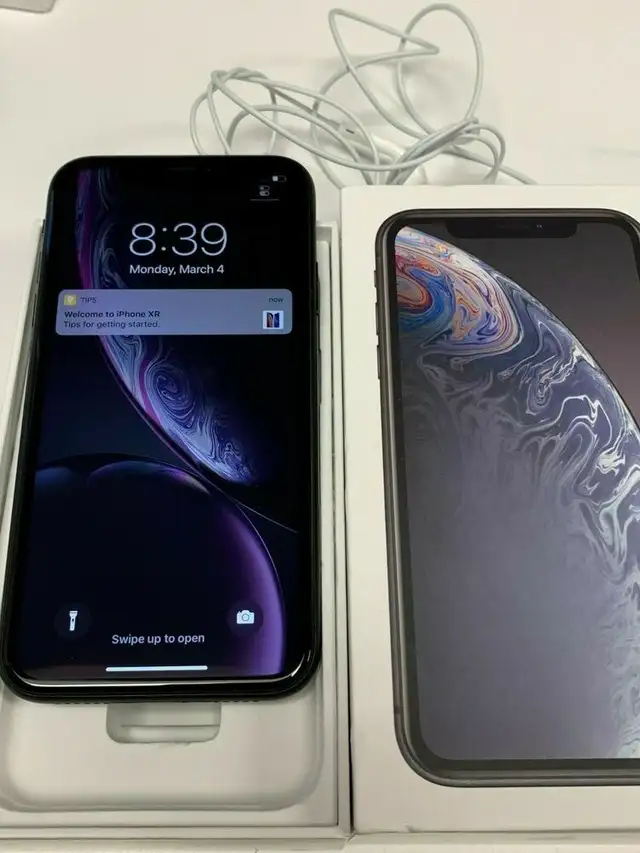 iPhone Xr 64GB Black with Box Unlocked