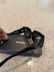 Brand New Authentic Prada Sunglasses !! - Photo 3