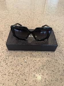 Brand New Authentic Prada Sunglasses !! - Photo 5