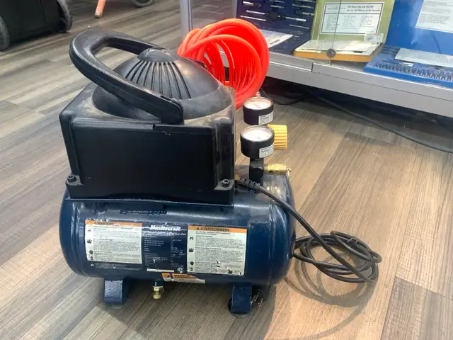 Mastercraft 2 Gallon Air Compressor