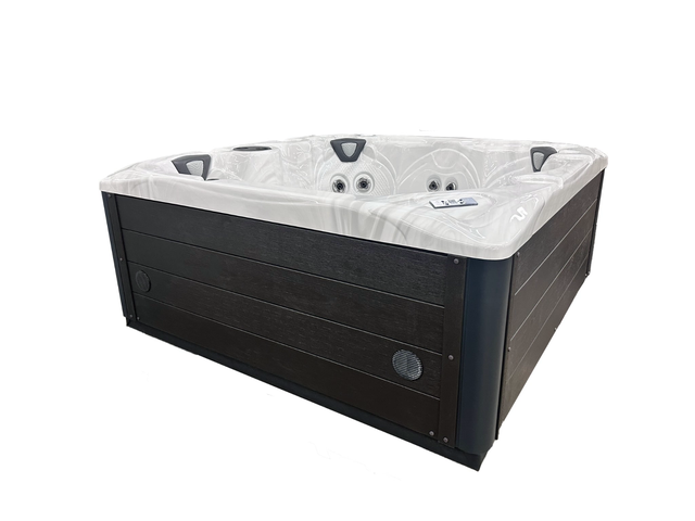 Patio Element Hot Tub | 21 Jets | Calgary