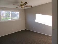 IMMEDIATE 3 BEDROOM AVAILABLE - Photo 5