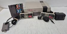 (N9748284) Nintendo NES-001 Nintendo Entertainment System