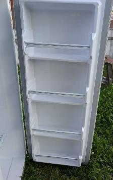 Danby Upright Freezer - Photo 5