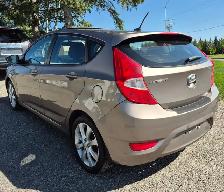 2012 Hyundai Accent GLS FWD - Photo 4