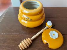 Ceramic Honey Jar, with Lid, and Wooden Dipper - Photo 2