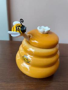 Ceramic Honey Jar, with Lid, and Wooden Dipper - Photo 4
