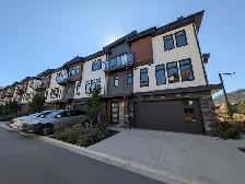 Stunning 2 Bedroom ( Flex room) Shoreline Condo Furnished