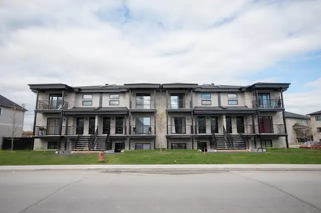 Condo 4 1/2 pour louer / 4 1/2 Condo for rent
