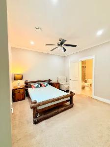 Private Room with Private washroom - Photo 2