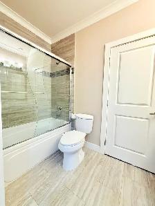 Private Room with Private washroom - Photo 3