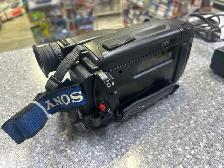 Sony CCD-TR82 8MM Camcorder With 2 Batt And Charger - Photo 2