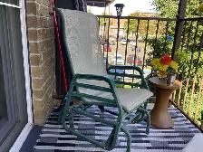 chaise berçante véranda $80.00