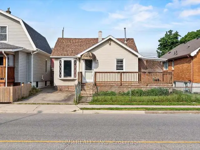 3 Bedrooms house for sale.