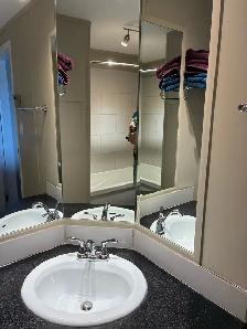 2 bed 2 bath crew house - Photo 2