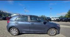 2022 Kia Rio 5-Door LX - Photo 4
