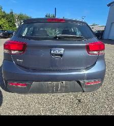 2022 Kia Rio 5-Door LX - Photo 5