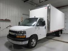 2023 Chev Express Cube Van - Photo 2