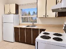2 Bdrms   Living Rm - Corso Italia  Nov 1st - Photo 4