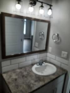 3 bedroom duplex in Coalhurst, A/C, like new - Photo 2