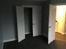 3 bedroom duplex in Coalhurst, A/C, like new - Photo 4