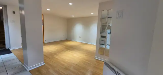 4 ½ à louer, spacieux et lumineux, sous-sol triplex tranquille