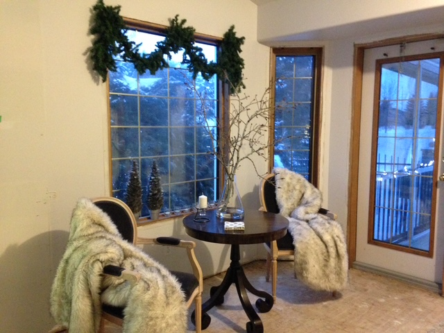 Round Decorator Table