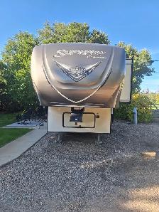 Beautiful Triple Slide 5th Wheel - Photo 3
