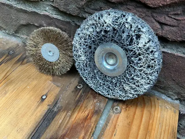 Two Grinding & Polishing Wheels !