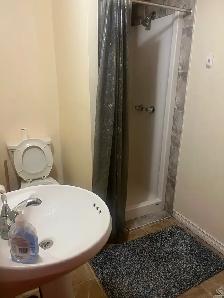 Furnished 2BR Basementsuite $1200 or Single Room $600 on sharing - Photo 5
