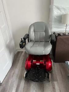 Fauteuil roulant électrique, pour te déplacer sans efforts!