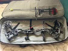 RH 55-70lbs BlackOut Compound Bow Package