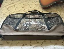 RH 55-70lbs BlackOut Compound Bow Package - Photo 2