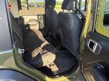 2022 Jeep Wrangler - Photo 11